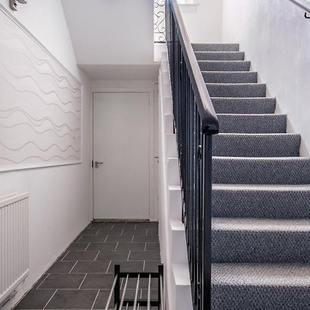 The Douglas - Spacious 2 Bed Apartment In Uddingston Exteriér fotografie