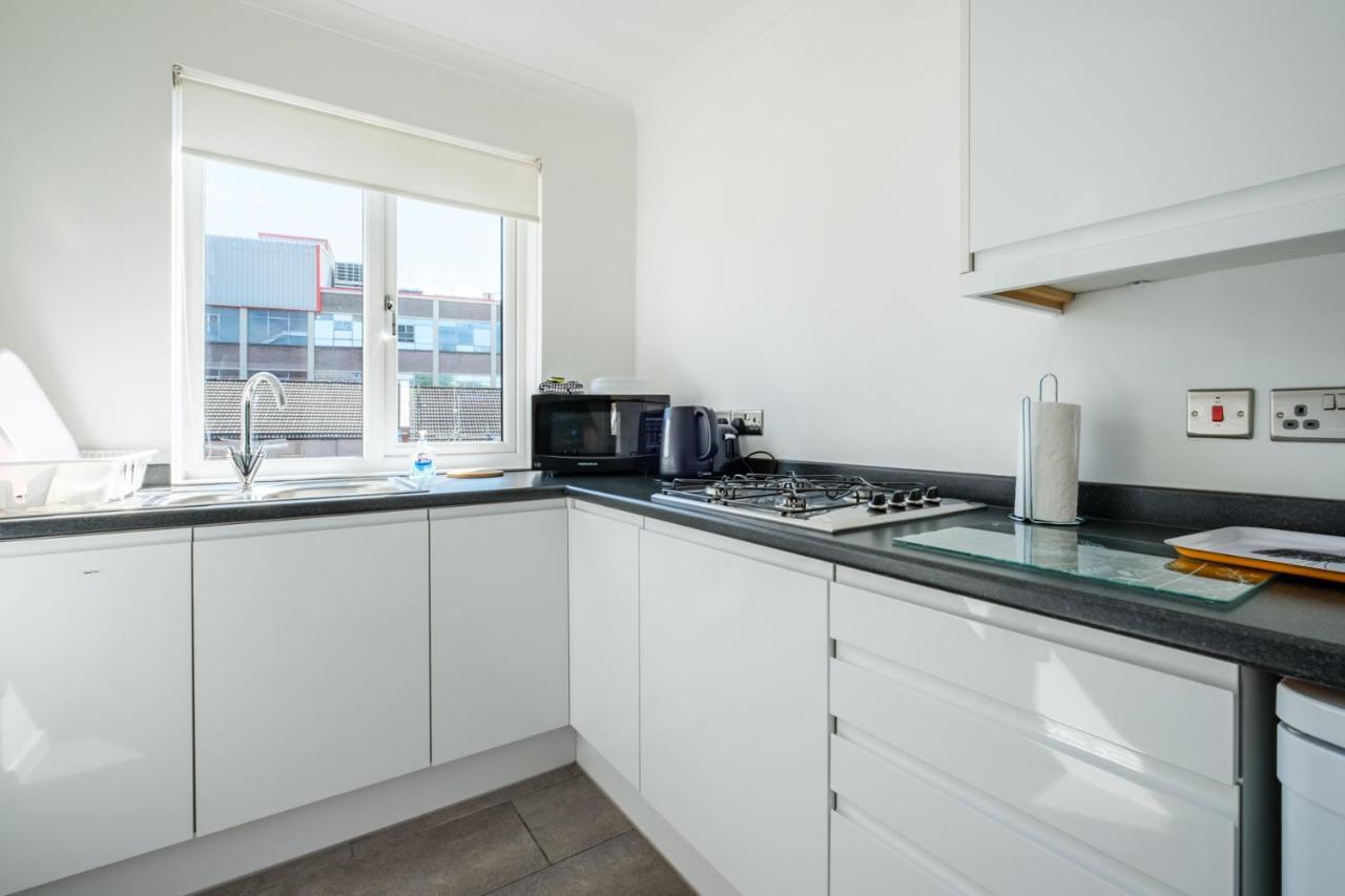 The Douglas - Spacious 2 Bed Apartment In Uddingston Exteriér fotografie
