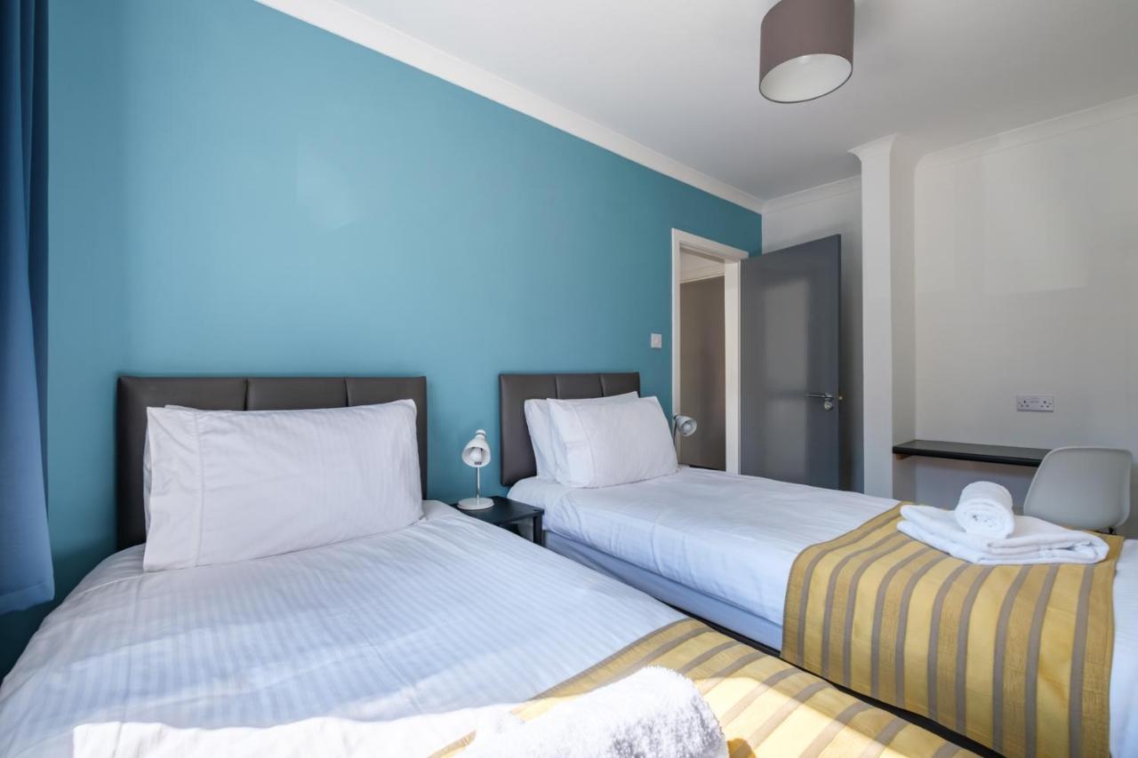 The Douglas - Spacious 2 Bed Apartment In Uddingston Exteriér fotografie