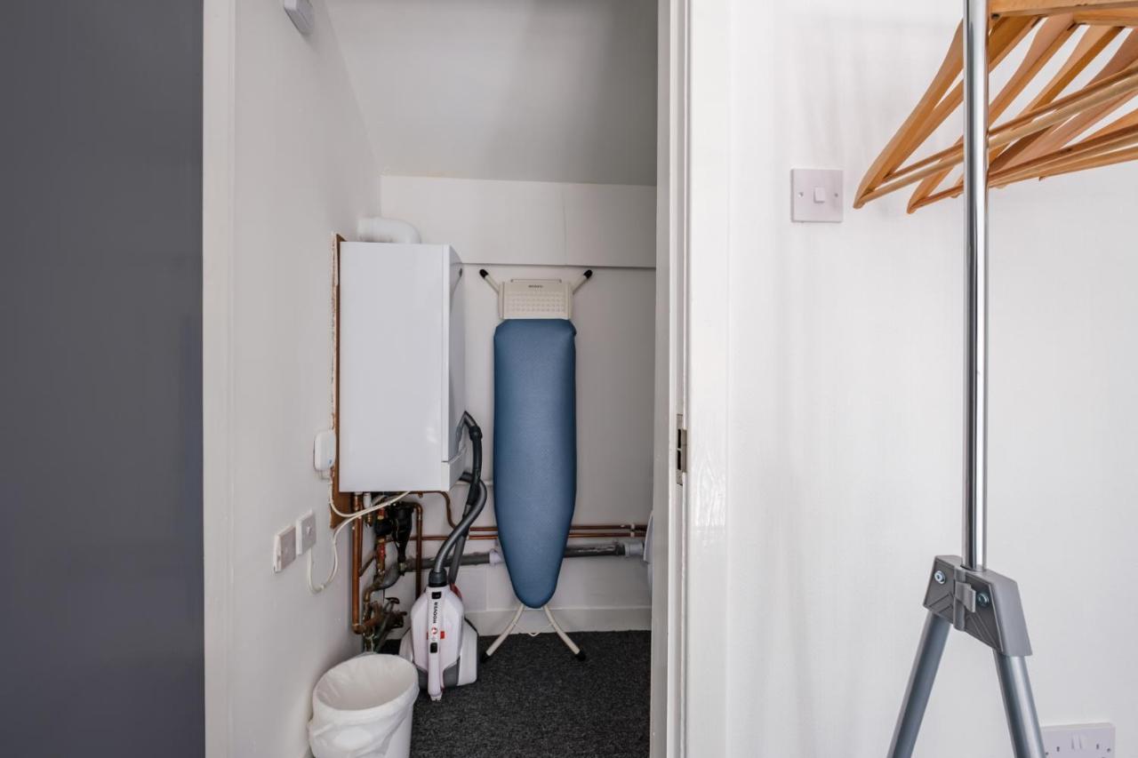 The Douglas - Spacious 2 Bed Apartment In Uddingston Exteriér fotografie