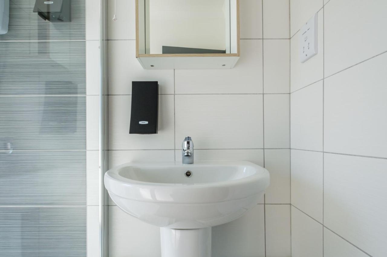 The Douglas - Spacious 2 Bed Apartment In Uddingston Exteriér fotografie