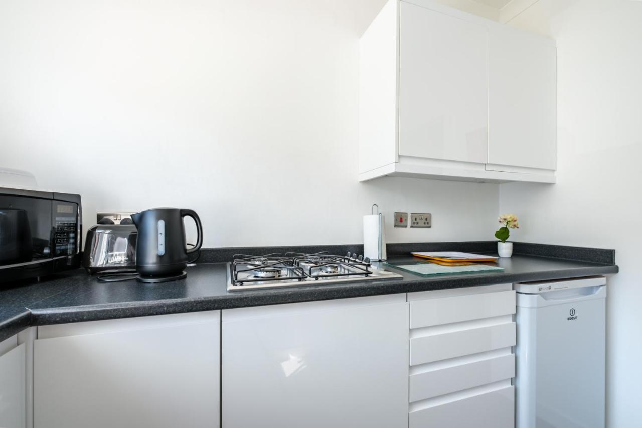The Douglas - Spacious 2 Bed Apartment In Uddingston Exteriér fotografie
